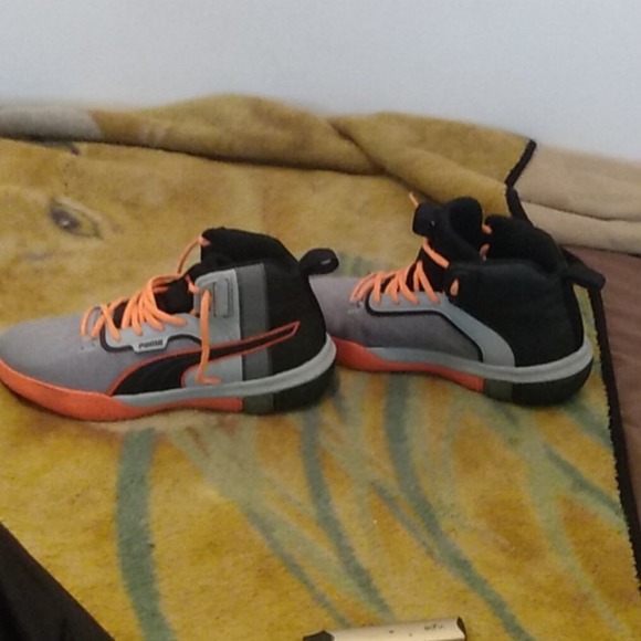 Shoes - Picture 2 of 3